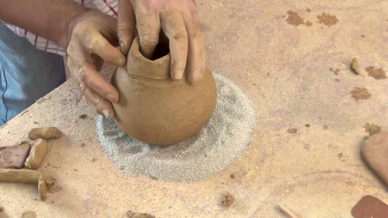 Descubre el fascinante mundo de la cerámica experimental: técnicas, inspiración y novedades