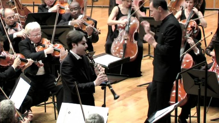 Aprende a tocar el clarinete con partituras en PDF de los conciertos de Oscar Navarro